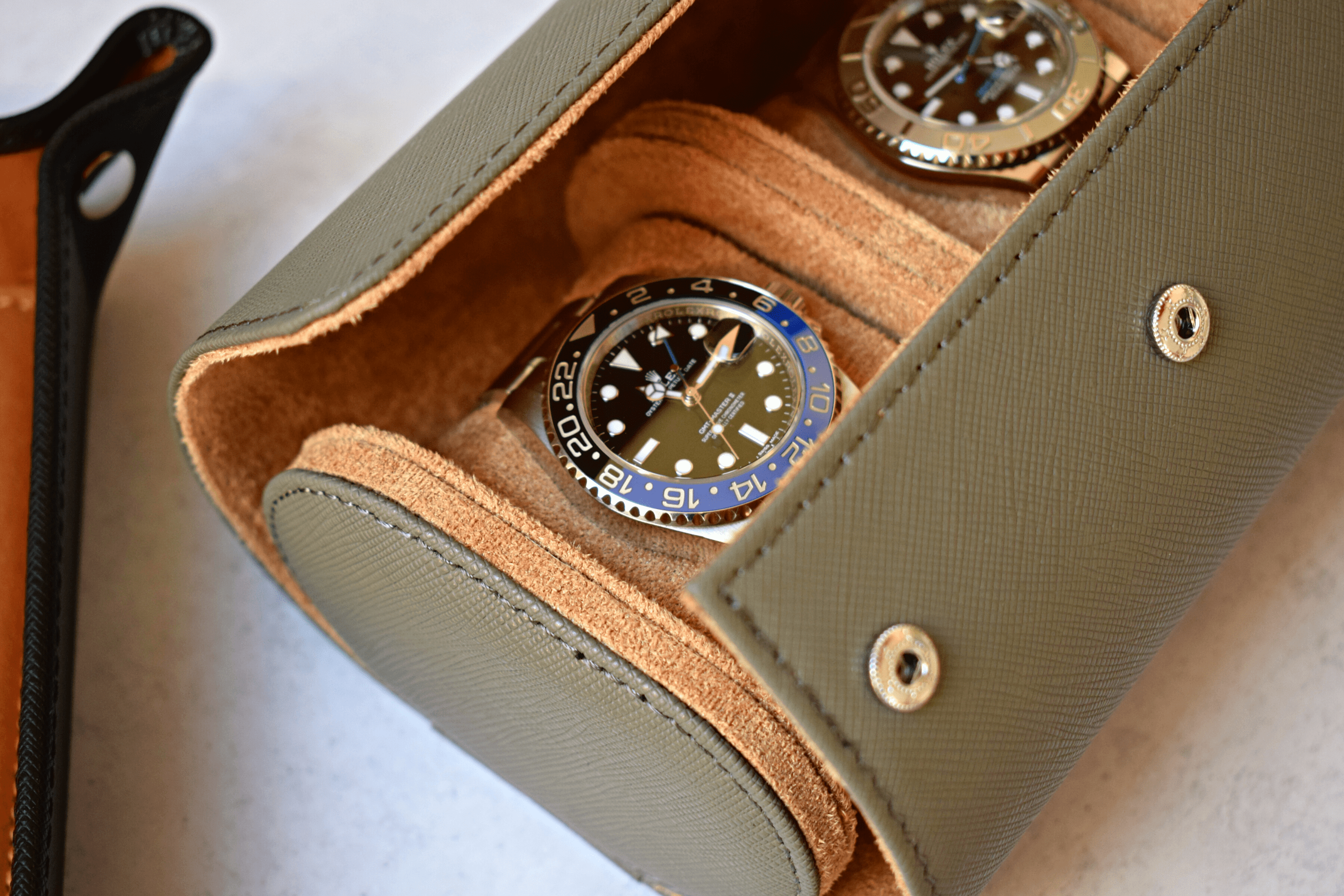 Pebble grey watch roll 3 watches Smith Rowe